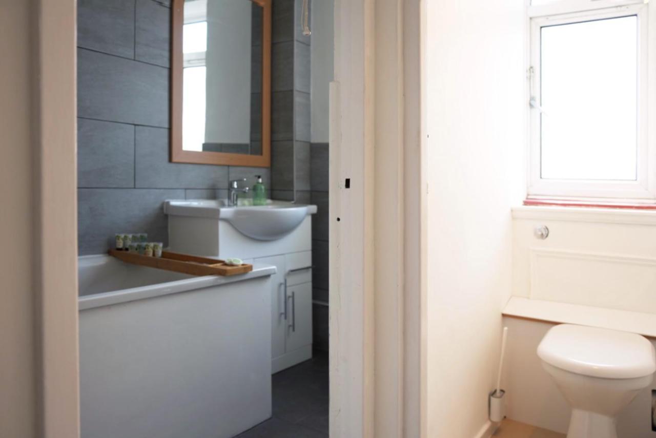 Sophie Place In Vauxhall - 3 Double Beds, 1 Sofa Bed, Spacious Londyn Zewnętrze zdjęcie
