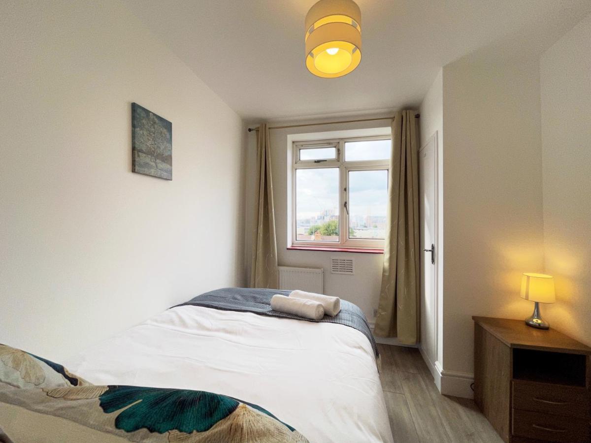 Sophie Place In Vauxhall - 3 Double Beds, 1 Sofa Bed, Spacious Londyn Zewnętrze zdjęcie